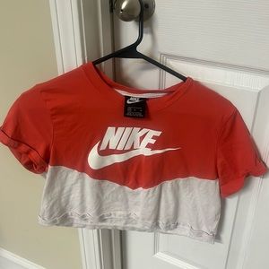 Nike crop top / white and pink